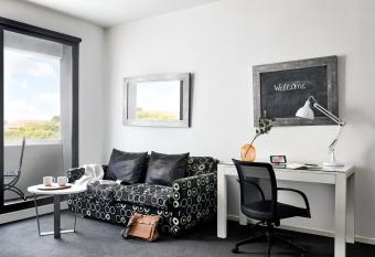 Punthill Oakleigh allows 18 year olds to book a room