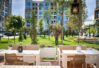 Apartament Tudor Onix allows 18 year olds to book a room