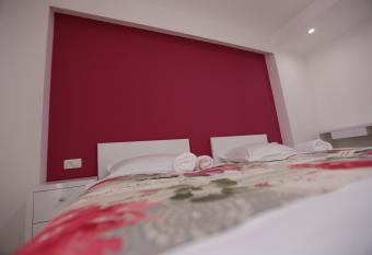 B&B Villa Flowers has Balcony rooms