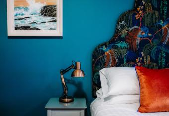 Ralph s allows 18 year olds to book a room