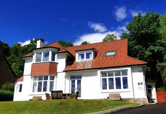 The Knowe Guest House allows 18 year olds to book a room
