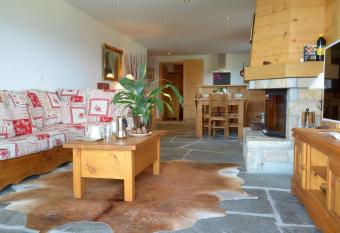 Montagnard LUXE & VIEW apartment 6 pers by Alpvision R  sidences has Balcony rooms