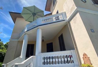 Swanlake Rooms has Balcony rooms