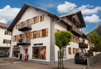 Georg Mayer Haus has Balcony rooms
