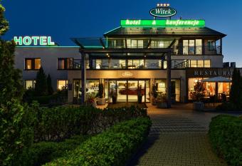 Hotel Witek allows 18 year olds to book a room