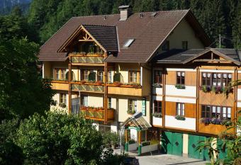 Pension Besser allows 18 year olds to book a room