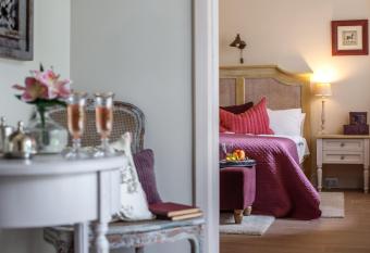 Botanica has Balcony rooms