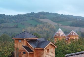 Roulottes au pied du Vercors has Balcony rooms