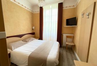 Le Mirval allows 18 year olds to book a room