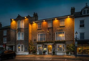 The Golden Fleece Hotel, Thirsk, North Yorkshire allows 18 year olds to book a room