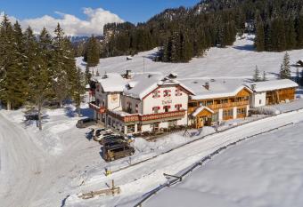 Alpin Natur Hotel Br  ckele has Balcony rooms