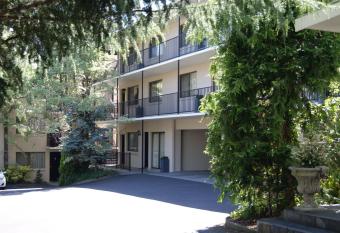 Grosvenor Court Apartments allows 18 year olds to book a room