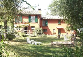 Agriturismo Piccola Raieda allows 18 year olds to book a room
