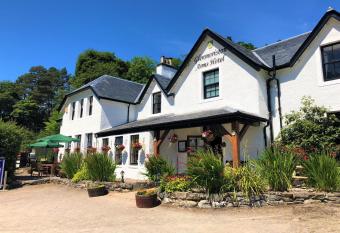 Glenmoriston Arms Hotel allows 18 year olds to book a room