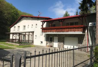 Chata Rosa has Balcony rooms