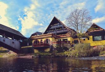 Das Waldhaus has Balcony rooms