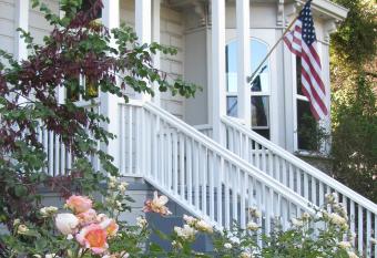 Yosemite Rose Bed and Breakfast allows 18 year olds to book a room