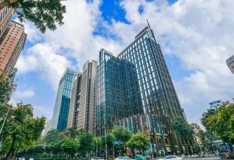 Vaperse Hotel allows 18 year olds to book a room