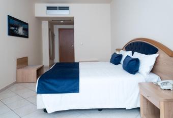 Blu Hotel - Sure Hotel Collection by Best Western has rooms with a private hot tub