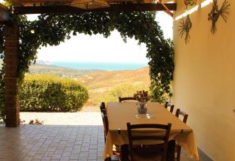 Fighezia has Balcony rooms