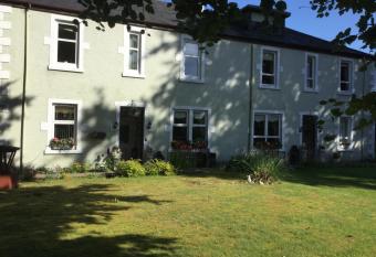 Inverlochy Villas (Adults Only) allows 18 year olds to book a room