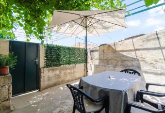 Apartment ADEA allows 18 year olds to book a room