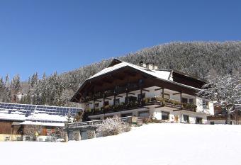 Erlebnishof Tschabitscher has Balcony rooms