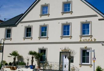 Anmar has Balcony rooms