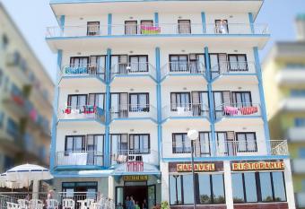 Hotel Caravel has Balcony rooms