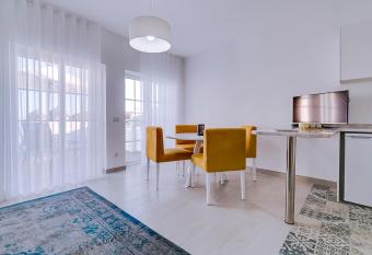 Apartamentos Sol & Ria allows 18 year olds to book a room