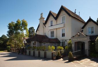 Worplesdon Place Hotel allows 18 year olds to book a room