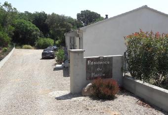 R  sidences du Monde has Balcony rooms