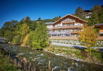 Am Zw  lferkogel Appartements has Balcony rooms