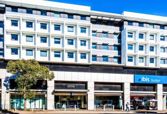 ibis Budget Sydney Olympic Park allows 18 year olds to book a room