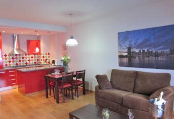 Apartamentos Tur  sticos Las Nieves allows 18 year olds to book a room