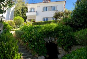 Lanui Guest House allows 18 year olds to book a room