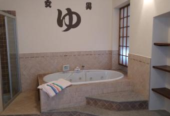 La Curandera has rooms with a private hot tub