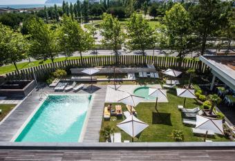 The Editory By The Sea Troia Comporta Hotel allows 18 year olds to book a room