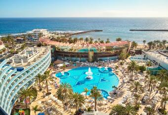 Mediterranean Palace allows 18 year olds to book a room