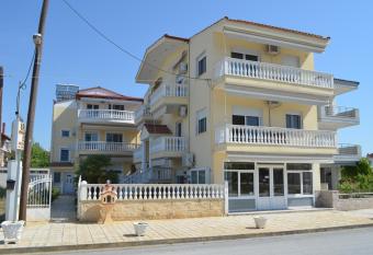 Irini Apartments has Balcony rooms