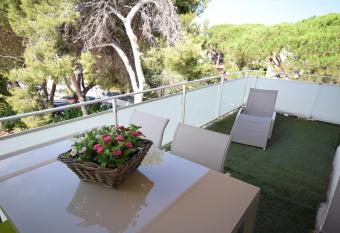 Castelldefels Playa has Balcony rooms