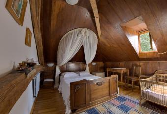 Chateau-Gaillard has Balcony rooms