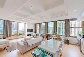 #1101 Cartwright - Chic Downtown Apartment has rooms with a private hot tub
