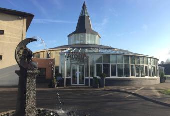 Alona Hotel allows 18 year olds to book a room