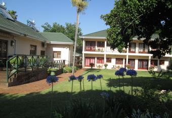 12 FLEETWOOD has Balcony rooms