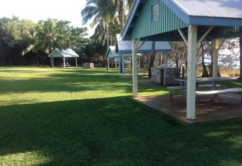 Tannum Sands Hotel / Motel has Balcony rooms