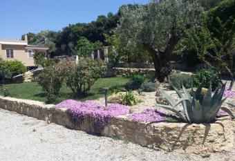 Le Castella B&B Restaurant has Balcony rooms