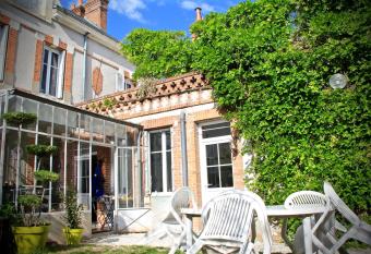 les Thiaus  res has Balcony rooms