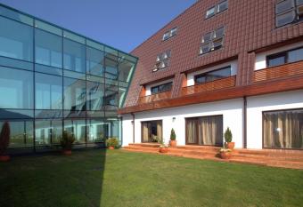 Hotel Wolf 2 has rooms with a private hot tub