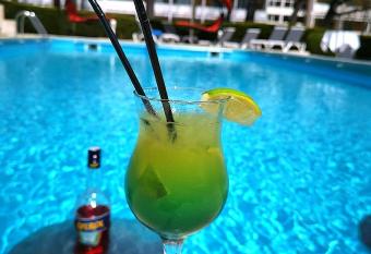 Hotel Decebal allows 18 year olds to book a room